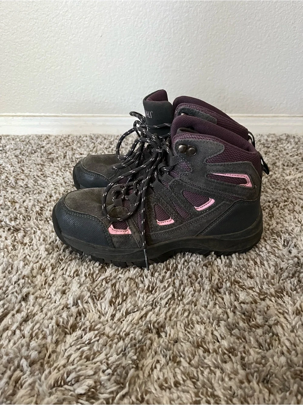 Denali Waterproof Hiking Boots with Pink/Purple Accents Girls Size 3